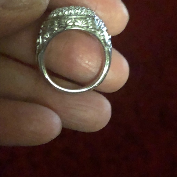 Beautiful Ring - Picture 7 of 8